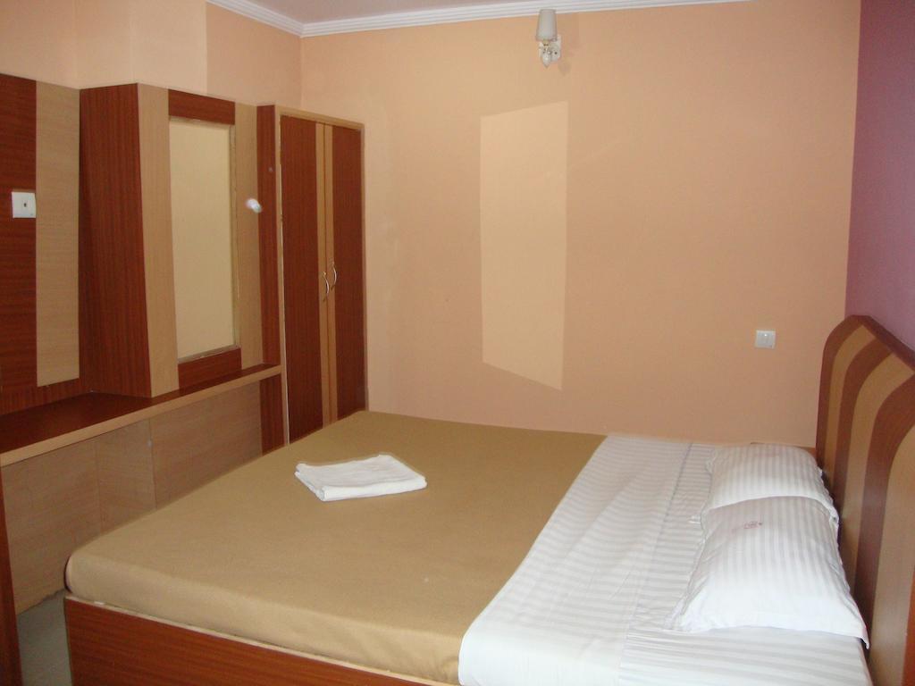 Hotel Bari International Bhubaneswar Zimmer foto